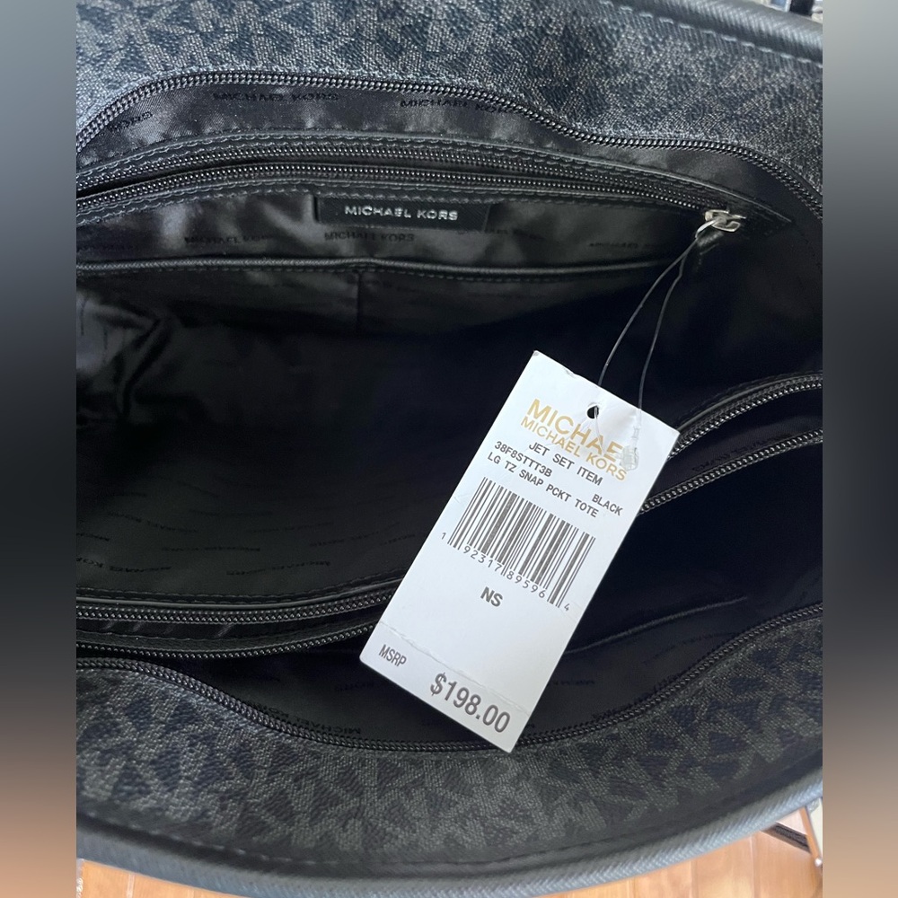 🖤Michael Kors Signature Black Tote Bag🖤 - Picture 13 of 14
